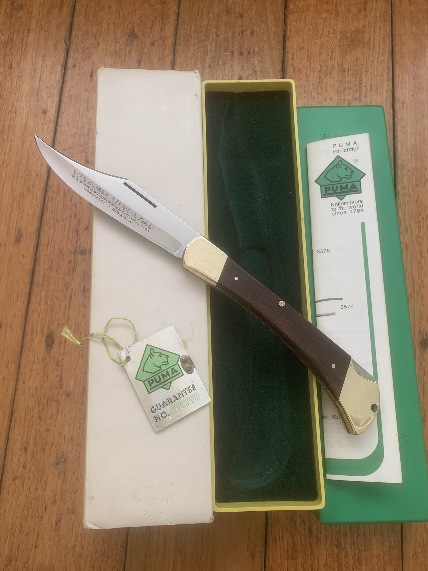 Puma Knife: Puma 1980 Trail Boss/Emperor 975 Folding Knife Puma Knife: Puma 1980 Trail Boss/Emperor 975 Folding Knife