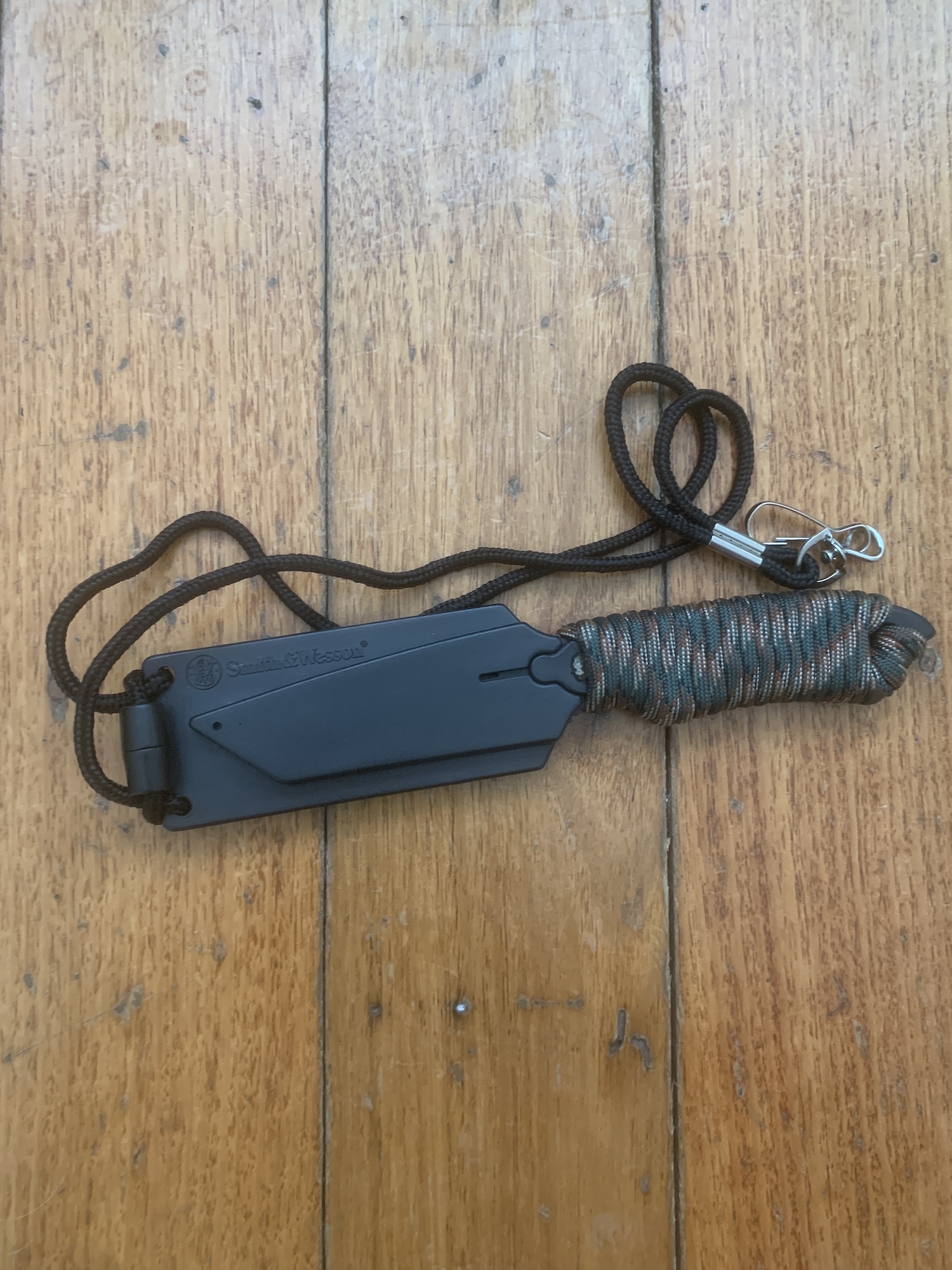 Smith & Wesson Knife: SW990TA Covert Tanto Neck Knife