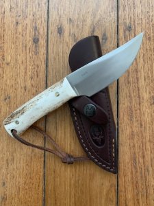 Muela Knife: Muela ORIX Hunting Knife with Stag Handle