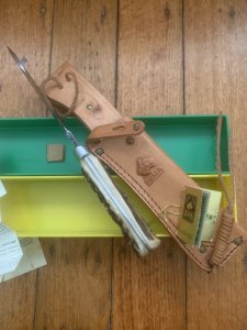 Puma Knife: Puma Original 1972 White Hunter 116377 in original box & warranty