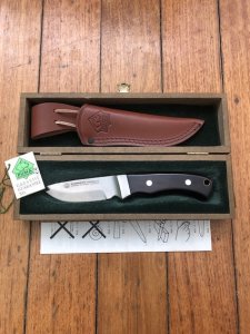 Puma Knife: 1990 Puma 12 6010 Model Skinmaster with Ebony Handle