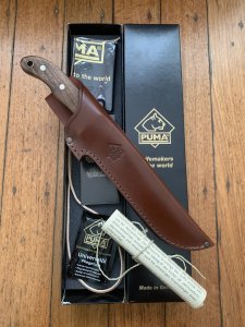 Puma Knife: Puma 121000 Large 'Robuster' Knife with Solid Walnut Handle #0105