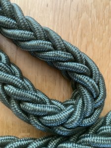 Dog Lead: Thick Green Para Cord 1.1m Dog Lead with Heavy Duty Clip.