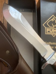 Puma Knife: Puma German Special Edition 'LION' Model White Hunter with Plum/Olive Handle #111