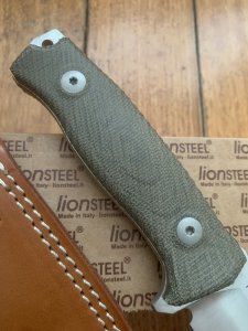LionSTEEL Italy. Model M5 CVG-1 Green Canvas Micarta Handle with Leather Sheath