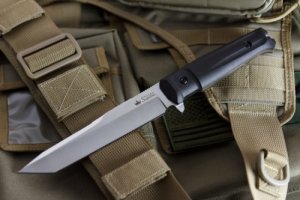 Kizlyar Knife: Kizlyar Original Aggressor D2 Semi-Tanto Blade with Kraton Handle