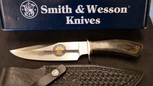 Smith & Wesson Knife: 1997 Smith & Wesson USA Made 145th Anniversary Bowie
