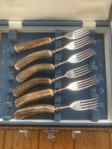 ASHBERRY Sheffield England 1930's-50's 12 Piece Stag Handled Knife & Fork Set.