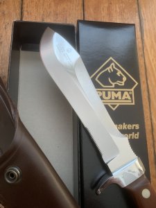 Puma Knife: Puma German Special Edition 'LION' Model White Hunter with Plum/Olive Handle #117