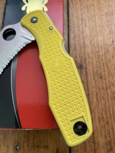 Spyderco SEKI Japan SpyderHawk H1 Serrated Blade Lock Back Folding Knife in Original Box