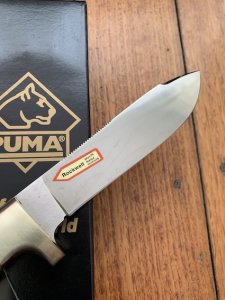 Puma Knife: Puma Latest Model Jagdnicker Knife with Olive Wood Handle