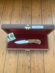 Puma Knife: Puma Original Scrimshawed Puma Roe Deer 4 Star Folding Lock Blade Knife with Presentation Box