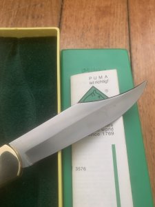 Puma Knife: Puma 1980 Trail Boss/Emperor 975 Folding Knife with Jacaranda Handle Original Box and matching Warranty