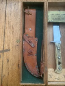 Puma Knife: 1966 Puma Skinner with Stag Antler Handle & Original Wooden Box  & Paperwork