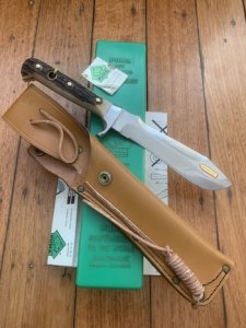 Puma Knife: Puma Original 1987 White Hunter 116375 in original box & warranty