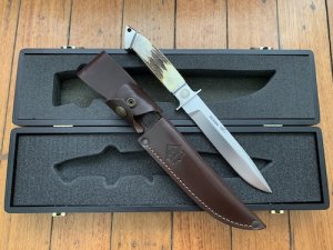 Puma Knife: 2008 Puma Rare German Cougar Stag Antler Knife in Original Wooden Box