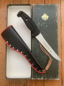 Puma Knife: Puma Original 1985 Tunny Model 13 6366 in Original Sheath & Green Box