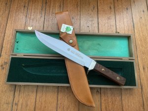 Puma Knife: 1989 Puma Big Big Bowie knife with Wooden Handle in original Wooden Box #45982