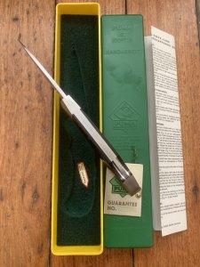 Puma 1989 model 985 Custom Folding Knife with Ebony Handle Original Box and matching Warranty #23981