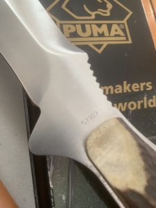 Puma Knife: Puma Rare Original 2002 New Hunter Model 118375 in original sheath and box.