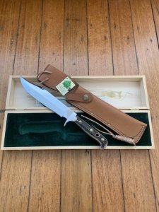 Puma Knife: 1982 Puma Big Big Bowie knife with Stag Antler Handle in original Wooden Box & Warranty