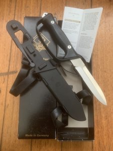 Puma Knife: Puma Original 2008 FROGMAN 13 6300 in Original Sheath and Box