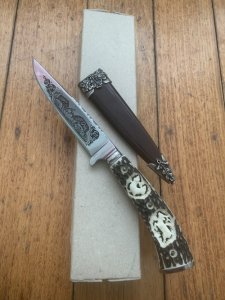 German Knife: 1970'-80's  Integral Jagdnicker Knife with Carved Stag Handle & Sheath