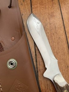 Puma Knife: Puma Rare Original 2001 New Hunter Model 118375 in original sheath and box.