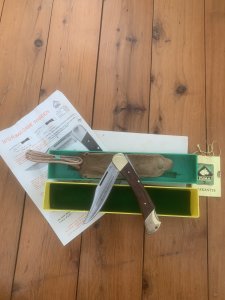 Puma Rare model 970 Game Warden 1971 Folding Lock Knife With Suede Pouch and in Original box #63171