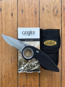 GERBER USA  Stud Gator Folding Knife with Pouch and Original Box.