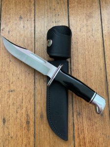 Buck Knife: Buck 2004 Model 119 Special Hunting Knife with Leather Sheath