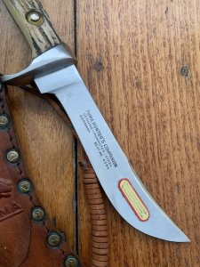 Puma Knife: Puma 6394 Original 1969 Hunters Companion in original sheath