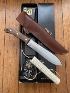 Puma Knife: Puma 121000 Large 'Robuster' Knife with Solid Walnut Handle #0105