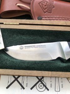 Puma Knife: 1990 Puma 12 6010 Model Skinmaster with Ebony Handle