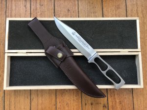 Puma Knife: Puma Rare Numbered #2911 German Expedition Knife in Original Wooden Box