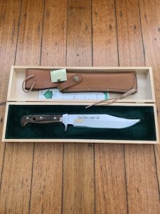 Puma Knife: 1982 Puma Big Big Bowie knife with Stag Antler Handle in original Wooden Box & Warranty