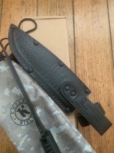 Kizlyar Knife: Kizlyar Original Phoenix Black Military Knife with Elastron Rubberised Handle and Leather Sheath #628