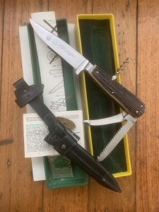 Puma Knife: Puma 1990 Waidmesser GameKeeper Knife with Stag Handle & Green & Yellow Box #24091