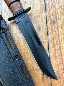 Ka-Bar Knife: Kabar USMC Special Edition Short Plain-edge blade with Hard Sheath