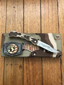Buck Knife: BUCKLITE 426X USA Operation Desert Storm 101st Airborne Commemorative in Display Box