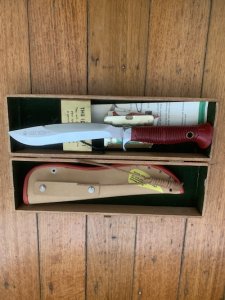Puma Knife: Puma Original 1987 SEA HUNTER 17 6363 in Original Sheath and Matching Wooden Box