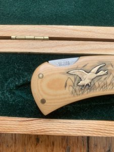 Puma Knife: Puma Original Puma 715 4 Star Dog & Duck Scene Folding Lock Blade Knife with Presentation Box