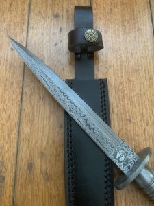 COMMANDO BLADED KNIFE WITH 200 LAYER DAMASCUS BLADE AND DAMASCUS STEEL HANDLE