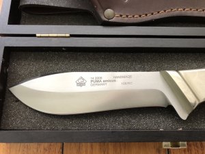 Puma Knife: Puma 2006 Rare Model Amicus with Black Handle and Display Box