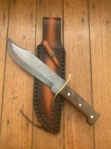Damascus Knife: Damascus Western Alamo Bowie with Walnut Handle