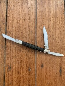 Buck Knife: 2008 Buck 303 Cadet Special Edition 3 Blade Pocket Knife With Green/Black Jigged Bone