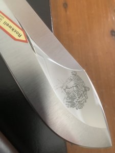 Puma Knife: Puma German Special Edition 'LEOPARD' Model White Hunter with Peach Burl Handle #038