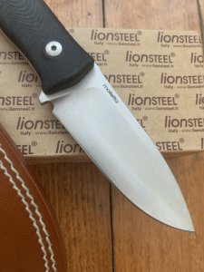 LionSTEEL Italy. Model M4 GBK Black G10 Handle with Leather Sheath