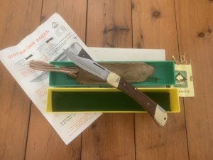 Puma Rare model 970 Game Warden 1971 Folding Lock Knife With Suede Pouch and in Original box #63171