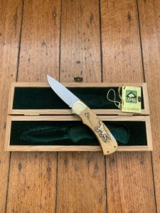 Puma Knife: Puma Original Puma 715 4 Star Dog & Duck Scene Folding Lock Blade Knife with Presentation Box